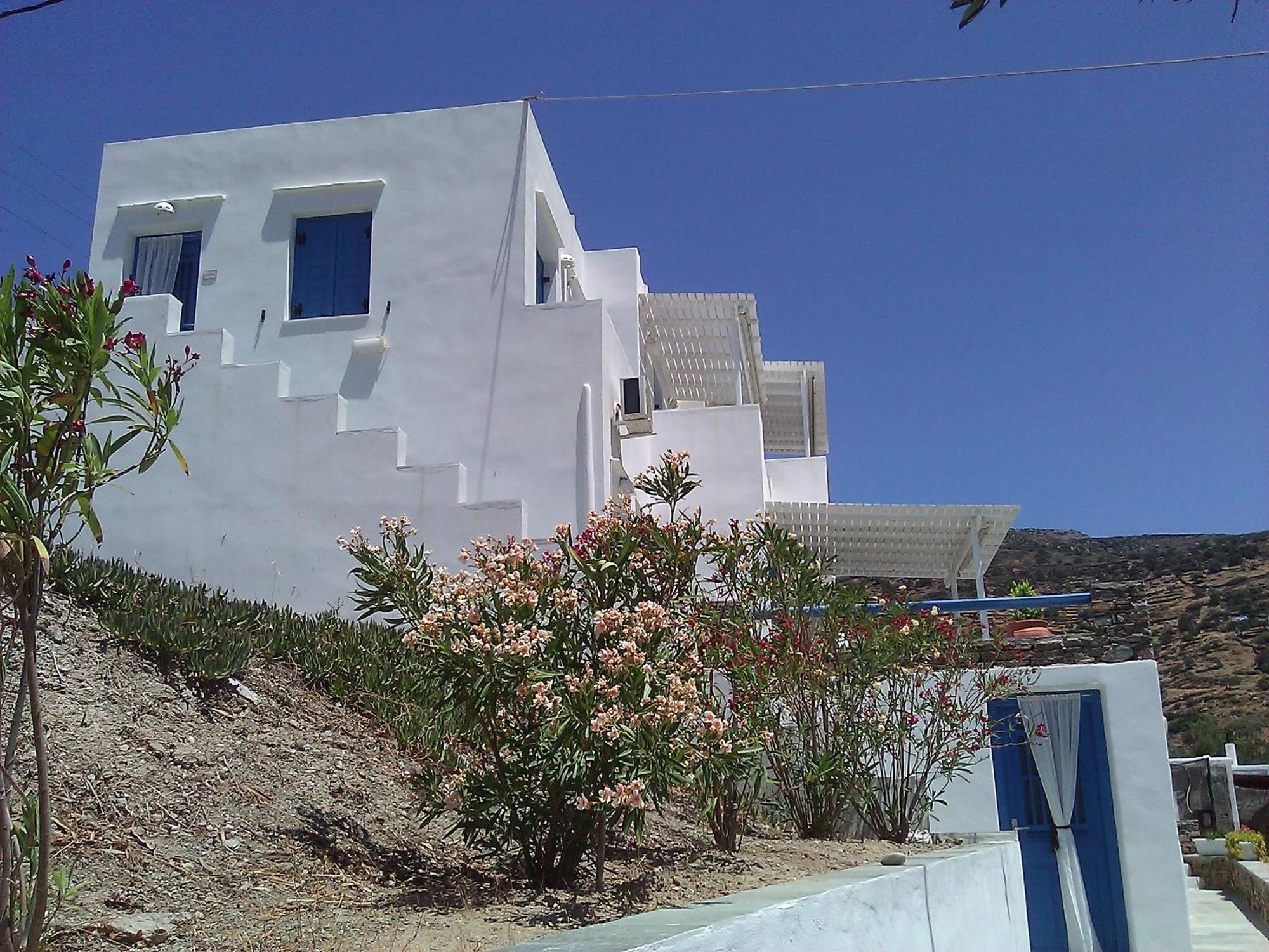 Agnanti Apartment *